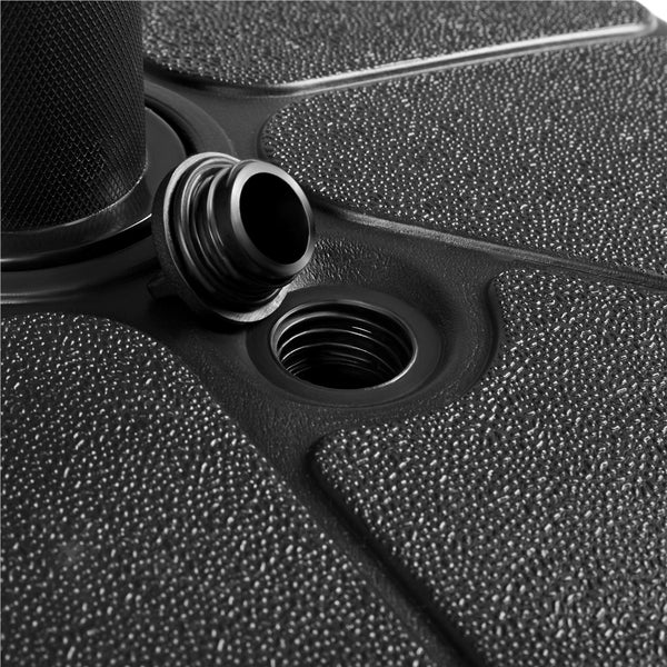 Befüllbarer Sonnenschirmständer aus Kunststoff mit geöffneter Einfüllöffnung und Schraubverschluss.