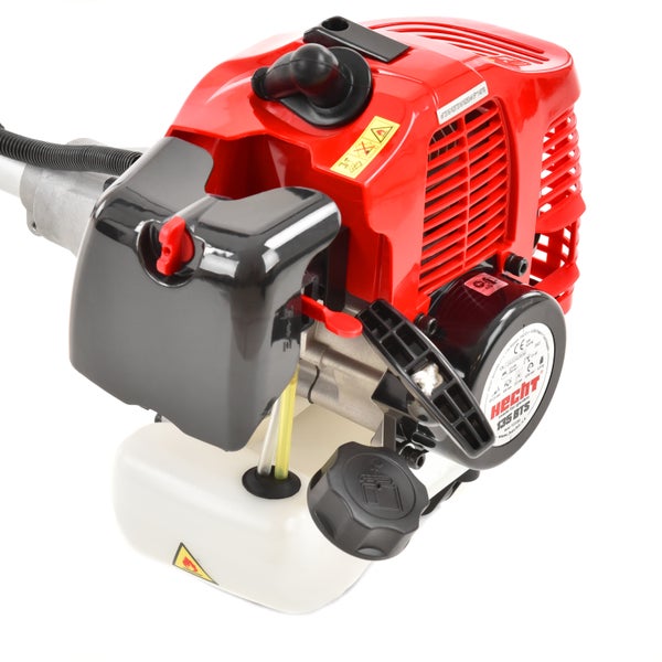 Detailansicht des Motors einer Motorsense