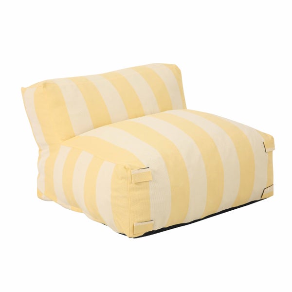 Gelb-weiß gestreifter Sitzsack-Sessel mit Rückenlehne für den Innen- und Außenbereich.