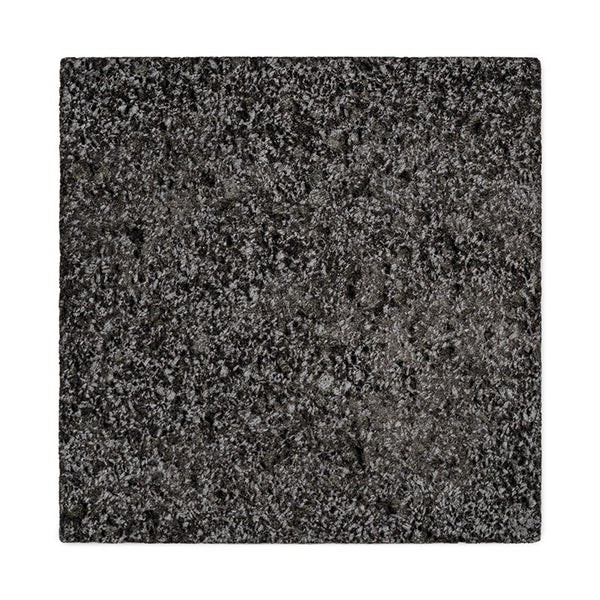 Quadratische Terrassenplatte aus Naturstein mit strukturierter Oberfläche