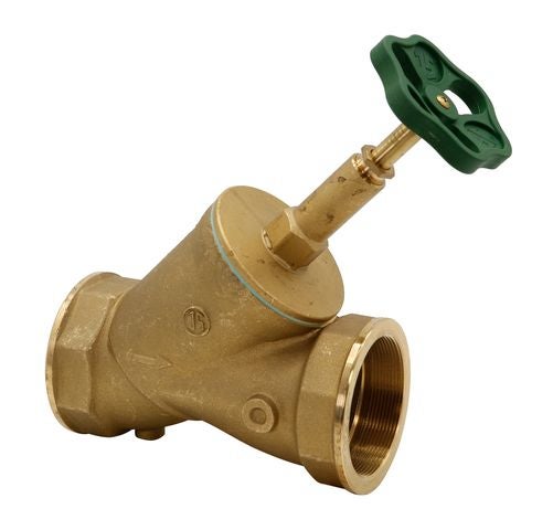 Freistromventil aus Messing mit grünem Handrad.