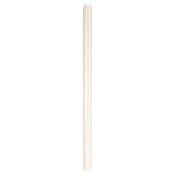 Eine einzelne, glatte Holzleiste oder Rundstab als Bastelbedarf oder für den Innenausbau.