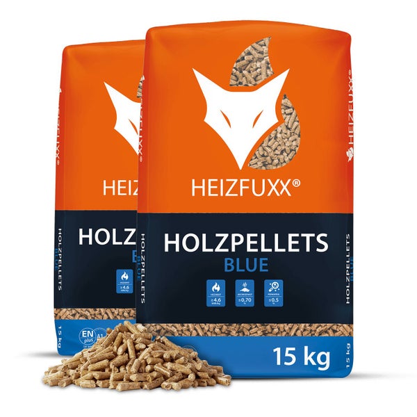 Zwei Saecke Heizfuxx Holzpellets Blue mit 15 Kilogramm Inhalt und ENplus A1 Zertifizierung sowie Heizwertangaben auf der Verpackung