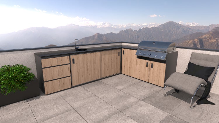 Outdoor-Küche mit Spüle, Grill und Sitzgelegenheit auf einer Terrasse mit Bergblick