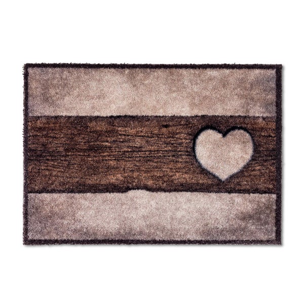 Teppich mit Herzapplikation