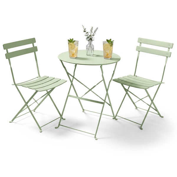 Dreiteiliges Balkon-Set aus Metall bestehend aus einem runden Klapptisch und zwei Klappstühlen in hellgrüner Farbe.