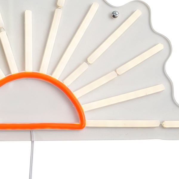 LED Neon Wandleuchte in Form einer aufgehenden Sonne montiert auf einer Platte