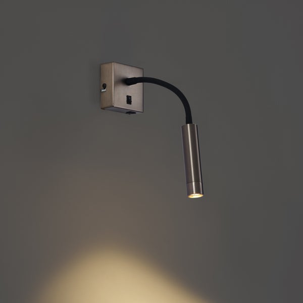 Moderne LED Wandleseleuchte mit flexiblem Arm und Schalter zur gezielten Lichtausrichtung.