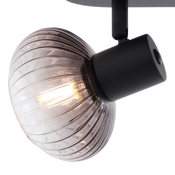 Deckenleuchte mit einem Lampenschirm aus Glas