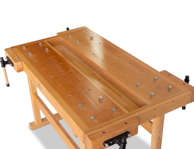 Holzwerkbank mit Ablagefläche und Schraubstock