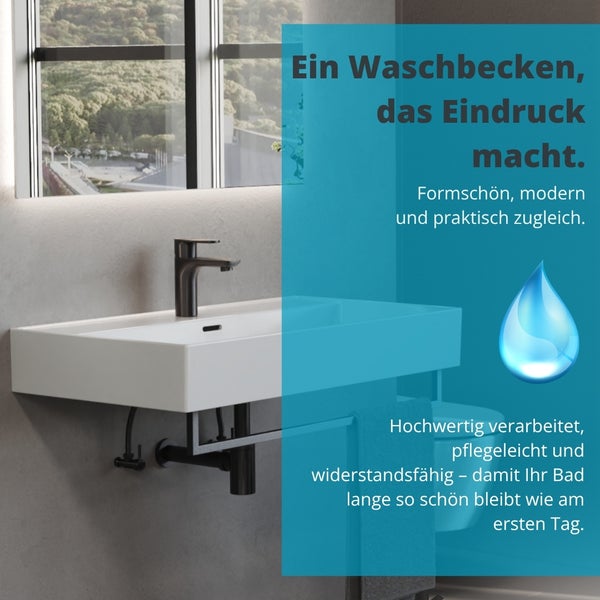 Modernes Badezimmer mit einem weißen rechteckigen Wandwaschbecken, einer schwarzen Armatur und einem Spiegel über dem Becken.
