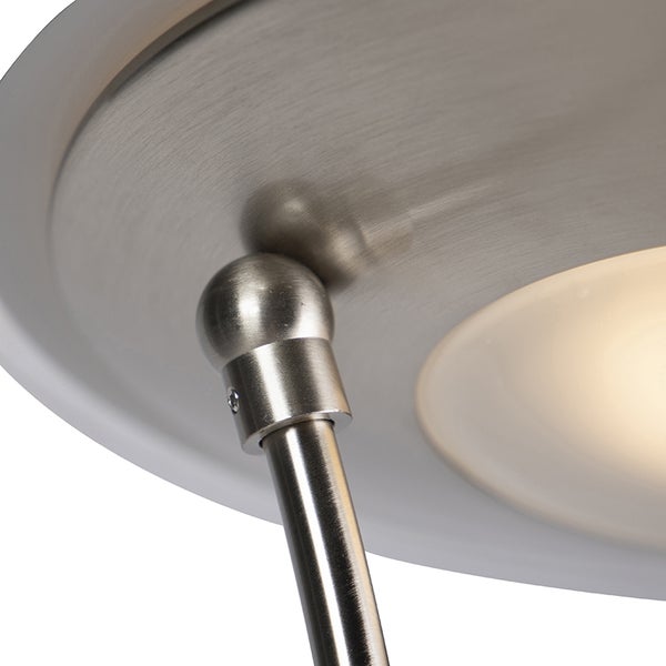 Detailaufnahme einer Lampe aus Metall