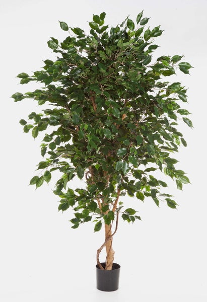 Künstlicher Ficus Benjamini mit grünen Blättern und Naturstamm in schwarzem Topf.