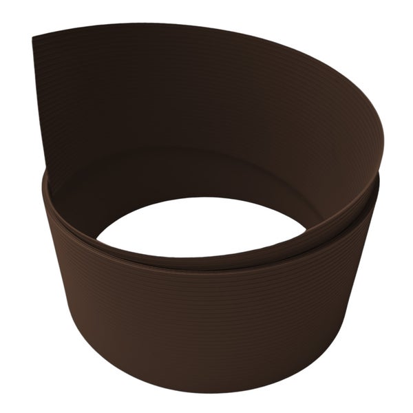 Braune Rasenkante zur Gartengestaltung