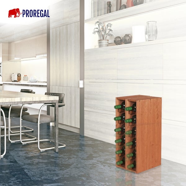 Modernes Weinregal aus Holz mit Weinflaschen in einer hellen Küche neben einem Essbereich. Proregal Logo.
