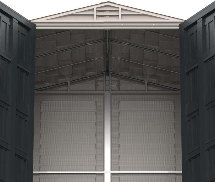 Innenansicht eines Gartenhauses aus Kunststoff mit Satteldach, geöffneten Doppeltüren und Metallverstärkungen an der Dachkonstruktion.