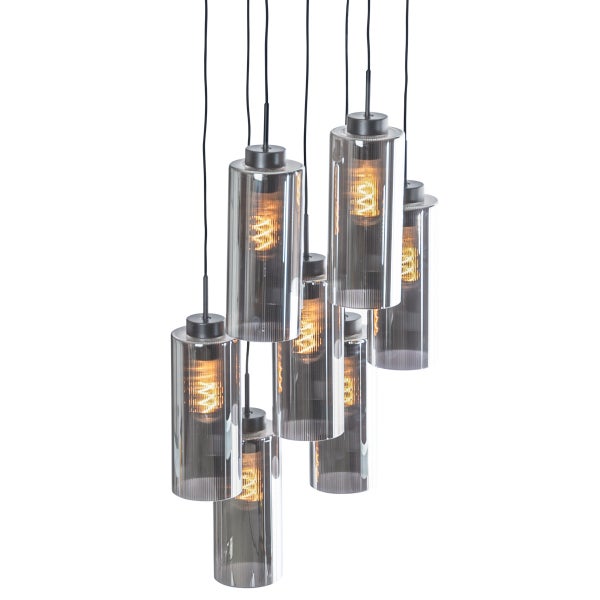 Mehrflammige Pendelleuchte mit sieben zylindrischen Rauchglasschirmen und sichtbaren LED-Filament-Leuchtmitteln.
