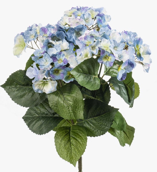 Detailaufnahme einer künstlichen Hortensie mit gezackten grünen Blättern und sichtbaren Adern.