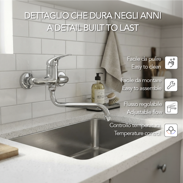 Verchromte Wand-Küchenarmatur über einer Edelstahlspüle, mit hervorgehobenen Produktmerkmalen wie einfache Reinigung und Montage.