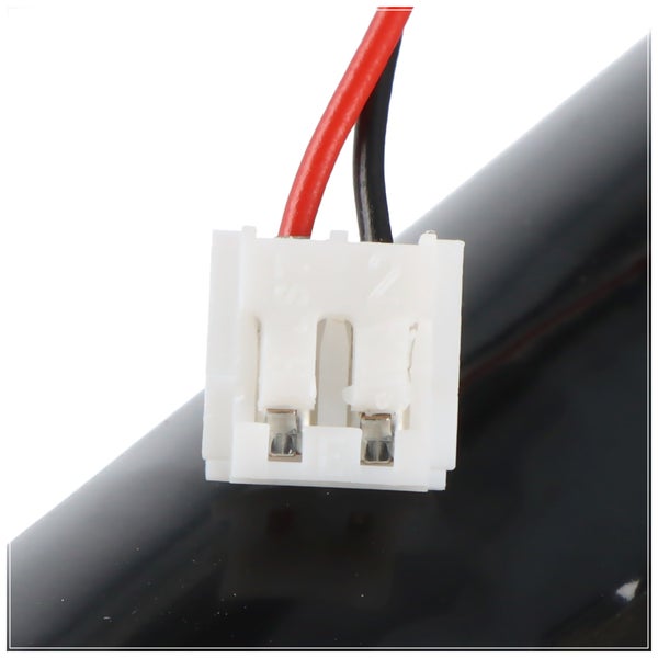 Zweipoliger weißer Kunststoffstecker mit einem roten und einem schwarzen Kabel.