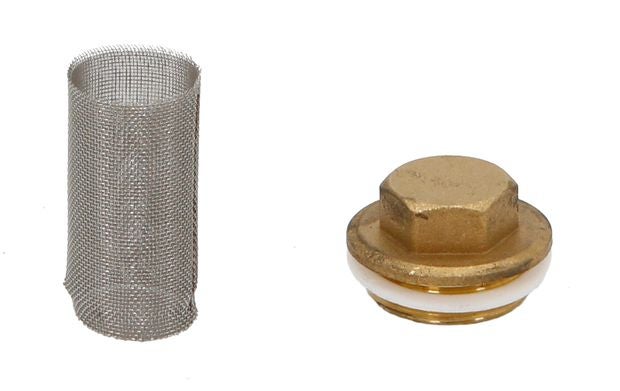 Zylindrisches Metallsieb und eine Verschlusskappe aus Messing mit Dichtungsring.