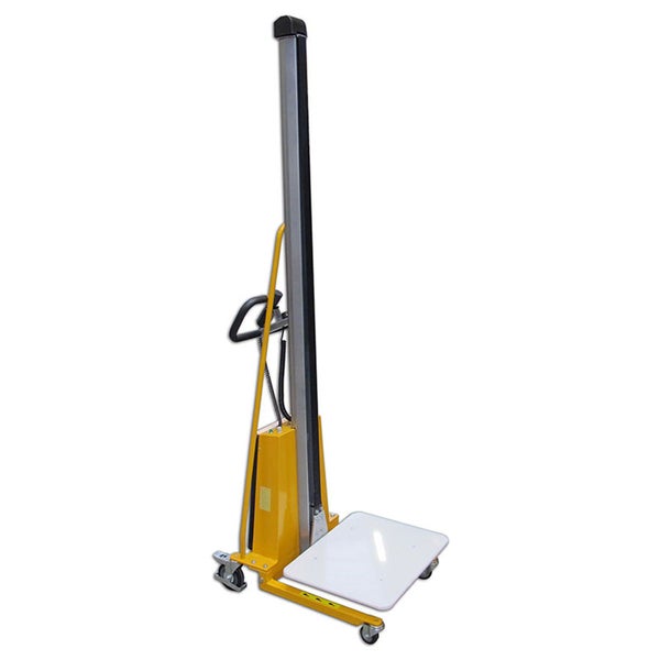 Materiallift mit Plattform für den innerbetrieblichen Transport