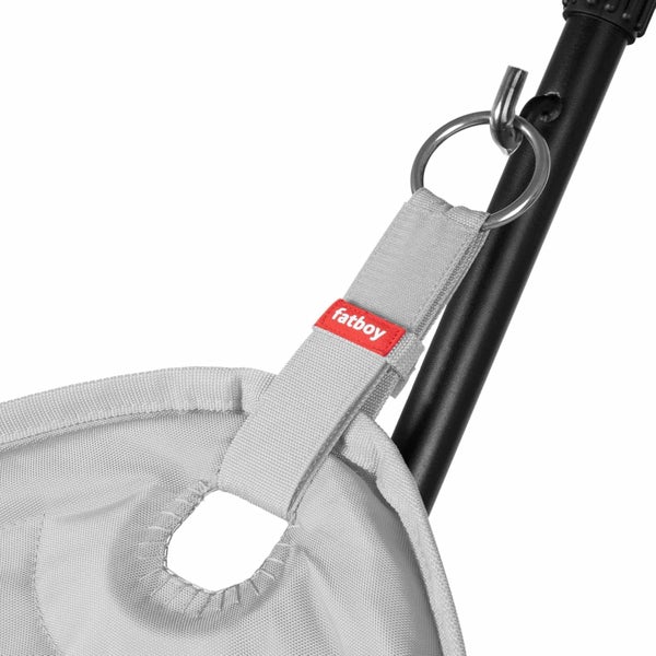 Detailaufnahme eines Fatboy Hängemattengestells mit Aufhängung