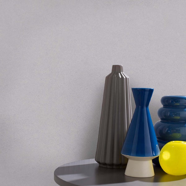 Eine Rolle weißes Fresco Glasvlies für glatte Wände im Innenbereich.