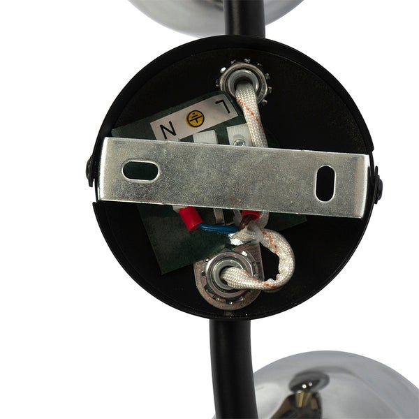 Detailansicht der elektrischen Anschlüsse einer Leuchte