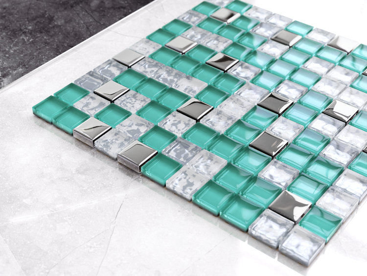 Mosaikfliesen aus Glas und Metall
