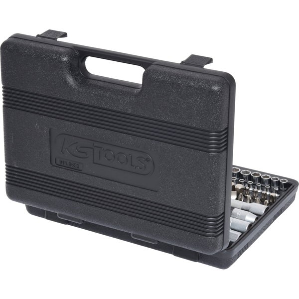 Steckschlüsselsatz im geöffneten Kunststoffkoffer