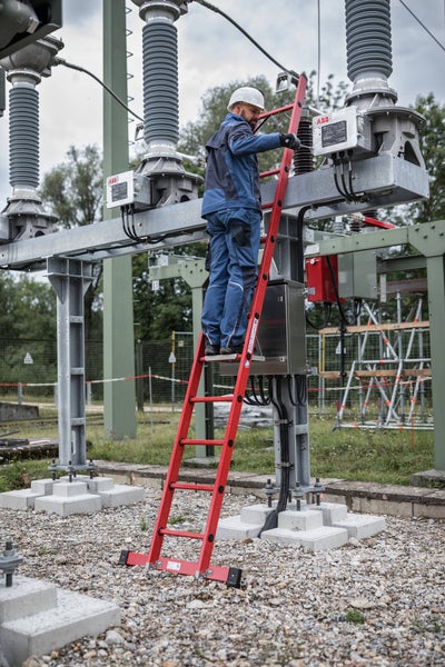 PROREGAL Sprossen-Anlegeleiter GFK mit Traverse 14 Sprossen