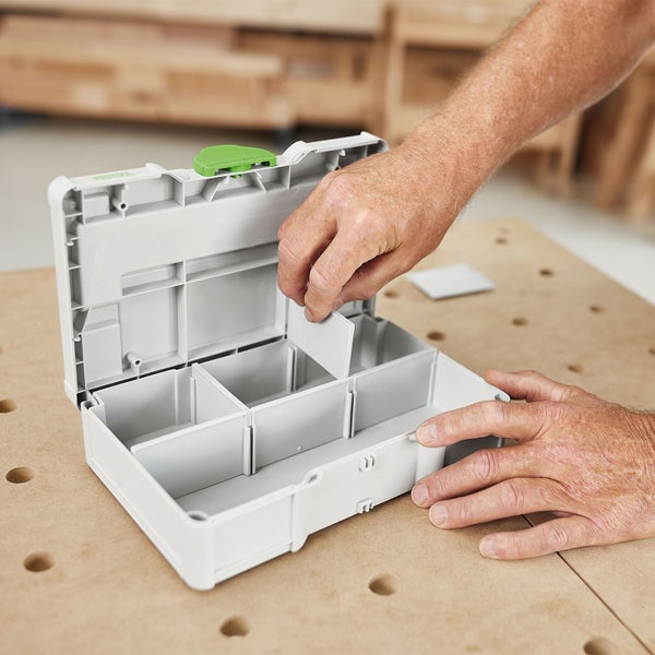 Geöffneter Festool Werkzeugkoffer Systainer mit Fächern