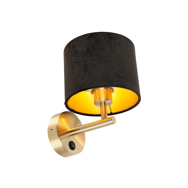 Wandleuchte mit schwarzem Lampenschirm und goldfarbener Halterung