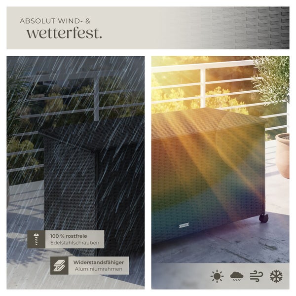 Wetterfeste Gartenbox aus Polyrattan auf einem Balkon bei Regen und Sonne, mit robustem Aluminiumrahmen und rostfreien Edelstahlschrauben.