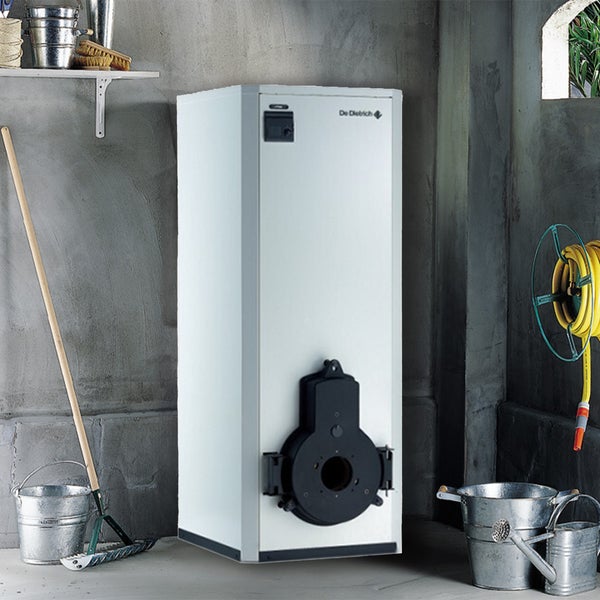 Niedertemperatur-Ölheizkessel aus Stahl Kamin Premys De Dietrich 35 kW + 150 l Tank ohne Brenner