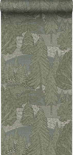 Ein Wohnzimmer mit einer Wandtapete mit Waldmuster, einem beigen Sofa und einem Holzboden.