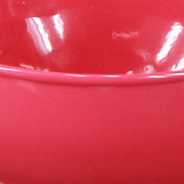 Detailansicht eines roten Pflanzgefäßes