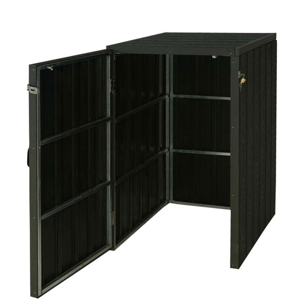 Geöffneter Gartenschrank zur Aufbewahrung von Gartengeräten