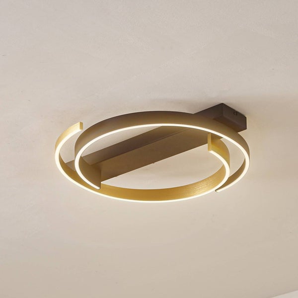Moderne LED-Deckenleuchte in Ringform, goldfarben, kreisförmiges Design, warmweißes Licht.