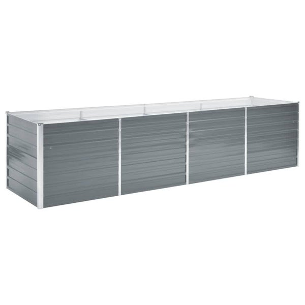 Detailansicht einer Metallkonstruktion mit geriffelten Paneelen und Verstrebungen