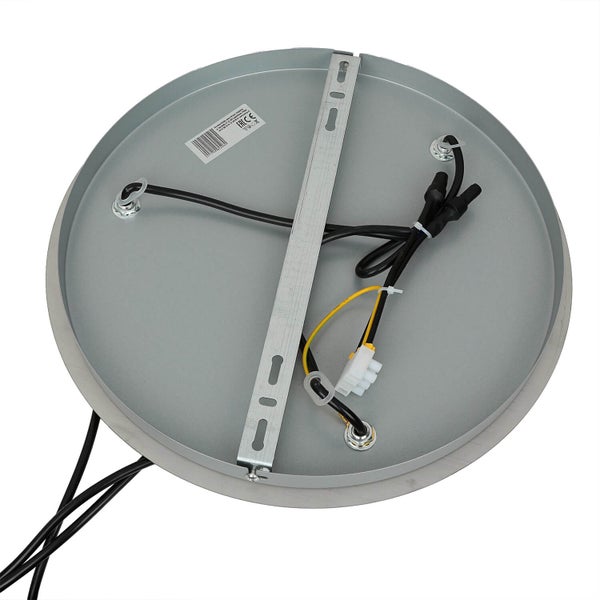 Befestigung der Deckenleuchte mit Kabel und Montagewinkel