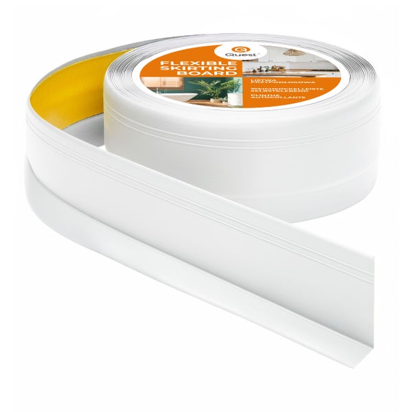 Flexible, selbstklebende Sockelleiste auf Rolle mit Quest Logo.