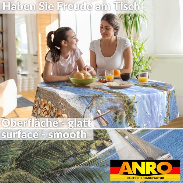 Runde Tischdecke mit glatter Oberfläche, Strandmotiv, Palmen und Muscheln. Frau und Mädchen sitzen an einem gedeckten Tisch. ANRO Logo.