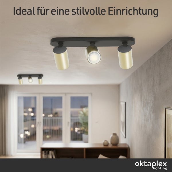 Dreiflammige Deckenleuchte mit verstellbaren Spots in einem modern eingerichteten, hellen Wohnraum. Oktaplex Lighting Logo.