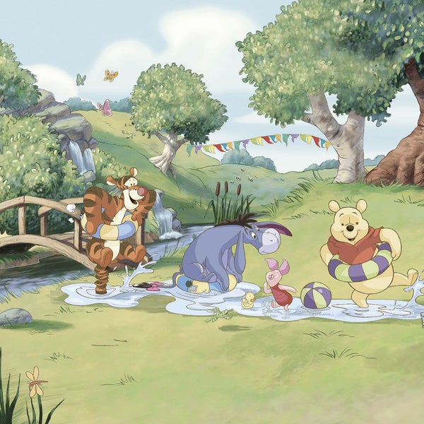 Illustration von Winnie Puuh und seinen Freunden, die in einem Bach spielen