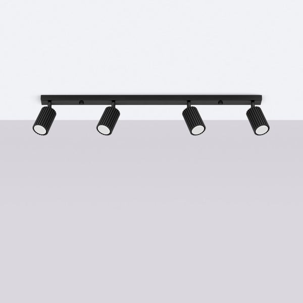 Deckenleuchte mit vier Strahlern an einer Schiene