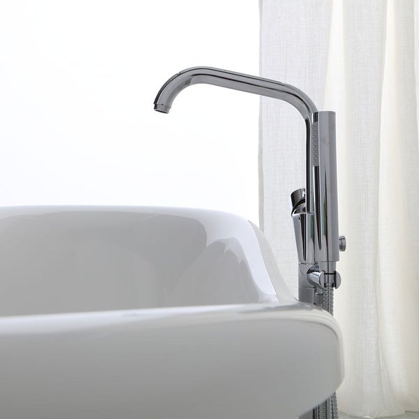 Klassische freistehende Badewanne mit silbernen Füßen | Romantica