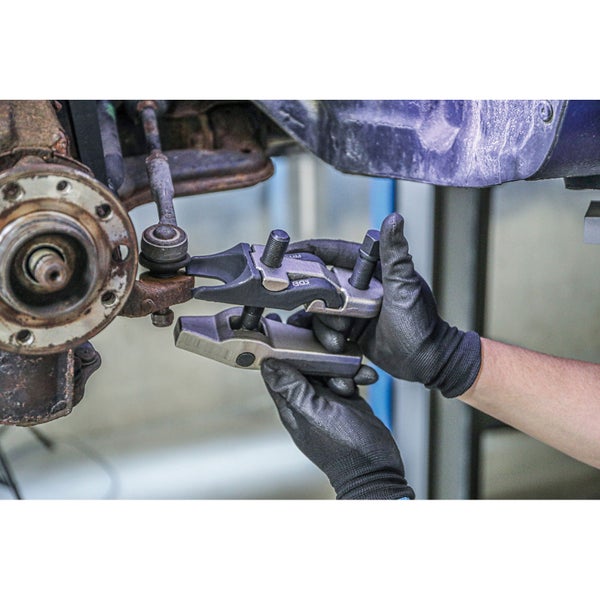 Werkzeug zum Ausdrücken von Spurstangenköpfen am Auto