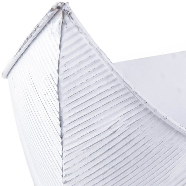 Detailansicht eines dekorativen Vogelhauses